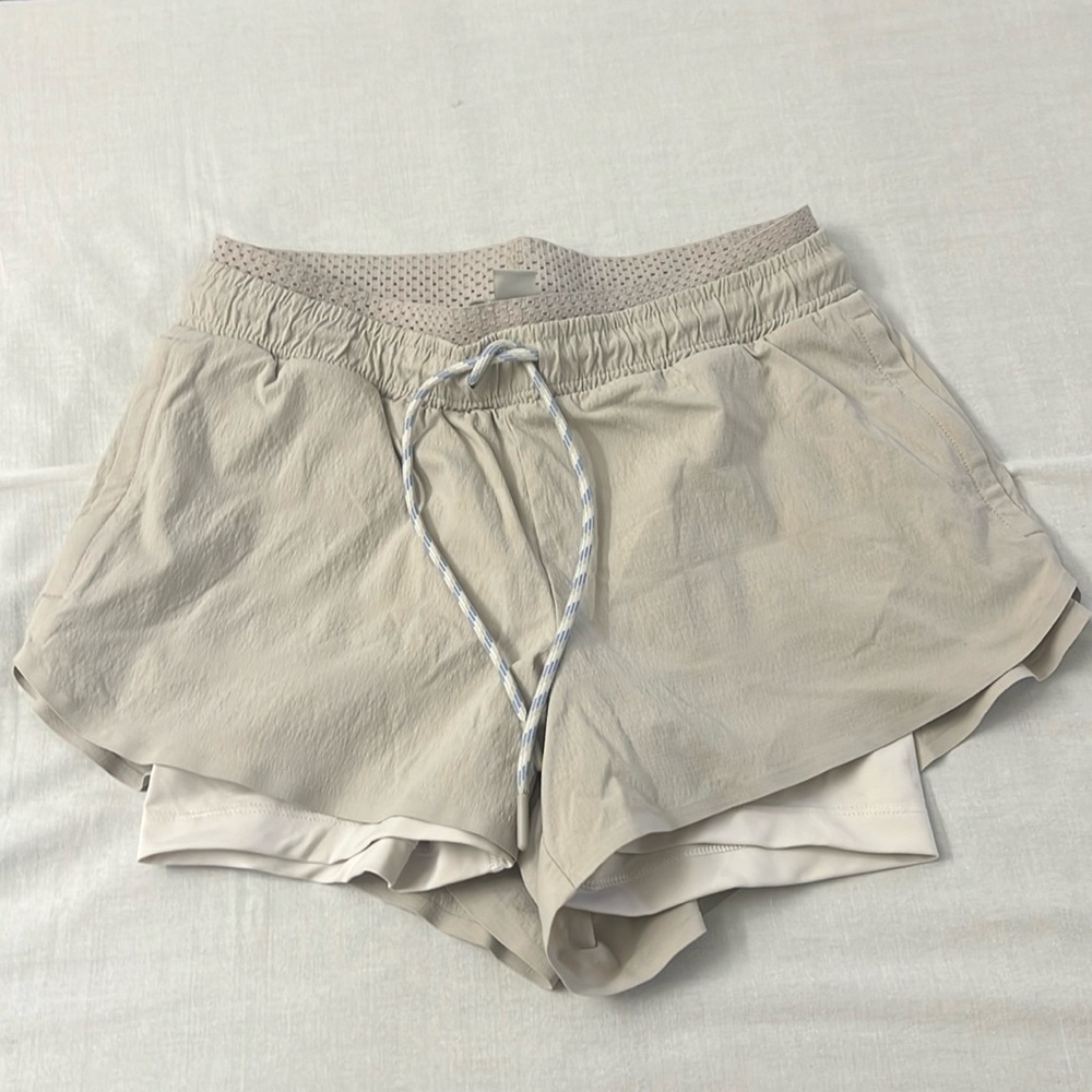 Athleta Trekkie Crest 2 in 1 Shortie Size 0 Shorts Pockets Lined Gray Ripstop